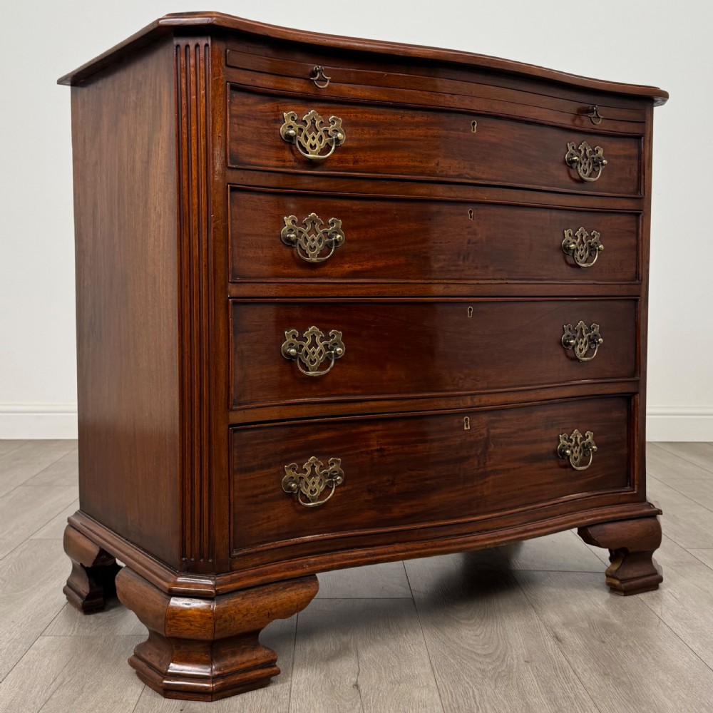 Antique 20th Century Serpentine Chest Of Drawers In Mahogany View IX
