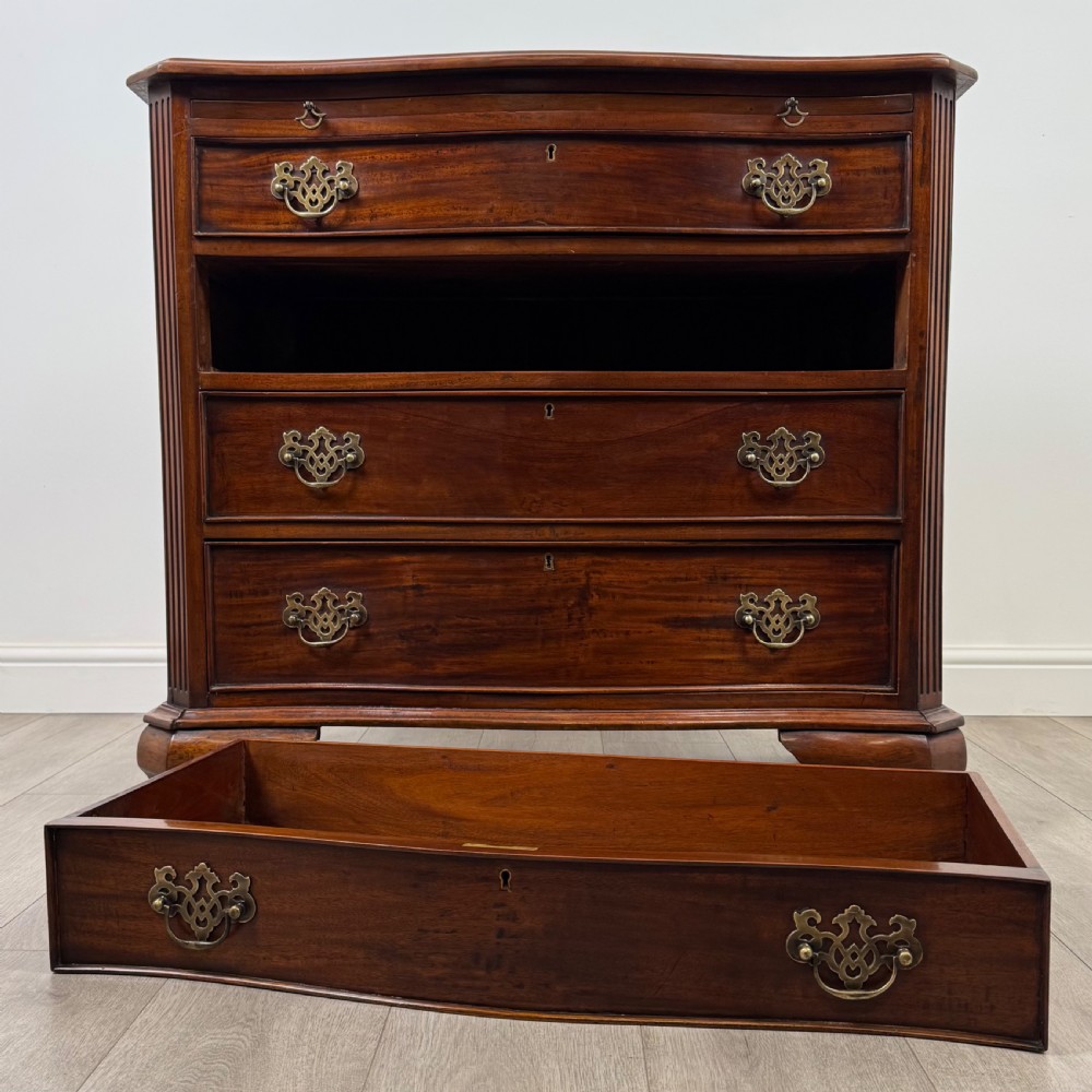 Antique 20th Century Serpentine Chest Of Drawers In Mahogany View XII