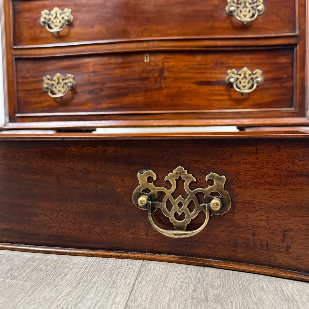 Antique 20th Century Serpentine Chest Of Drawers In Mahogany View XIII