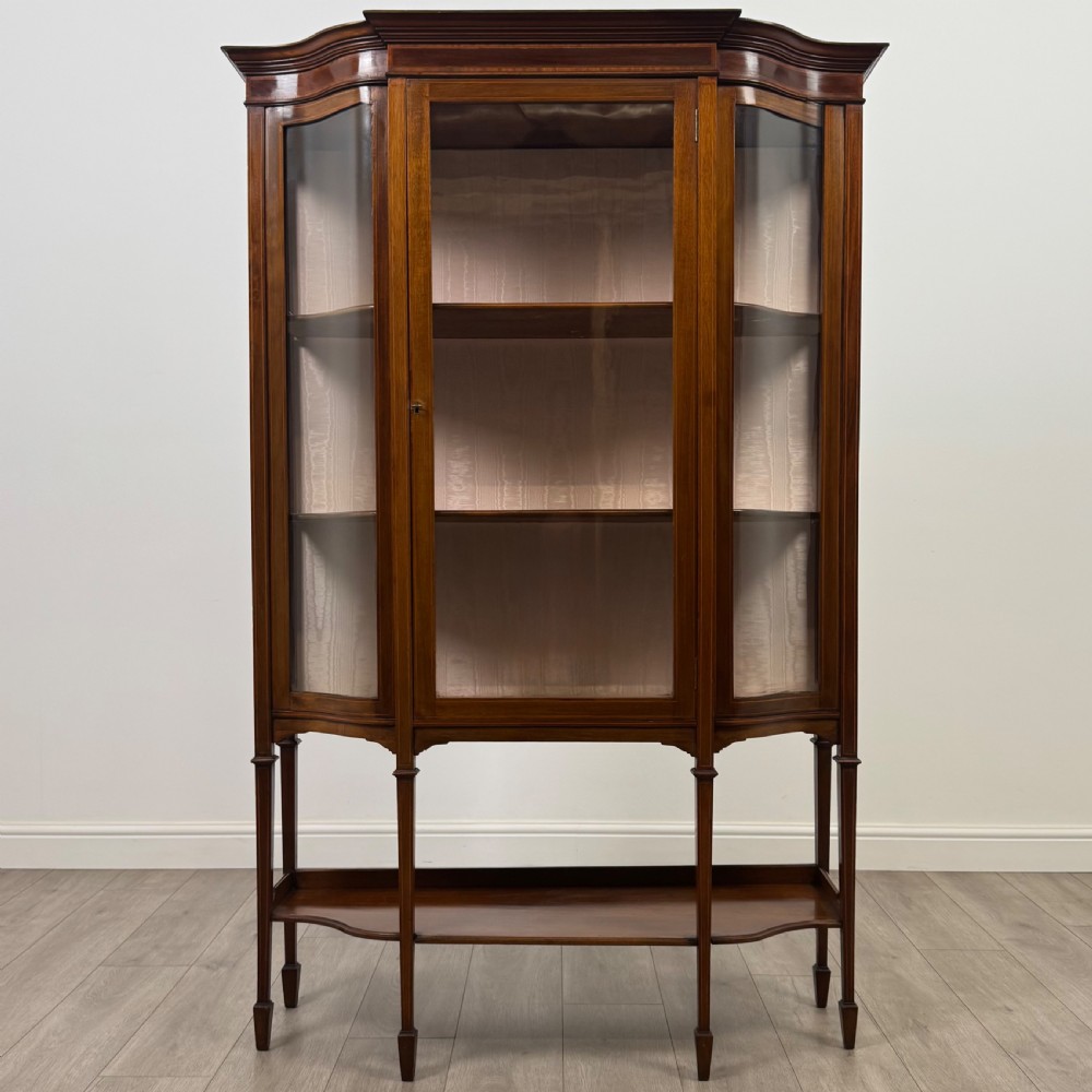 Antique 20th Century Fine Quality Mahogany Display Cabinet 