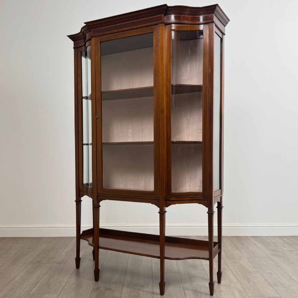 Antique 20th Century Fine Quality Mahogany Display Cabinet  View III