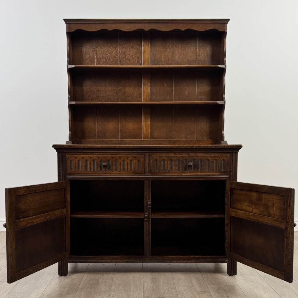 Antique 20th Century Good Quality Dresser In Oak View II