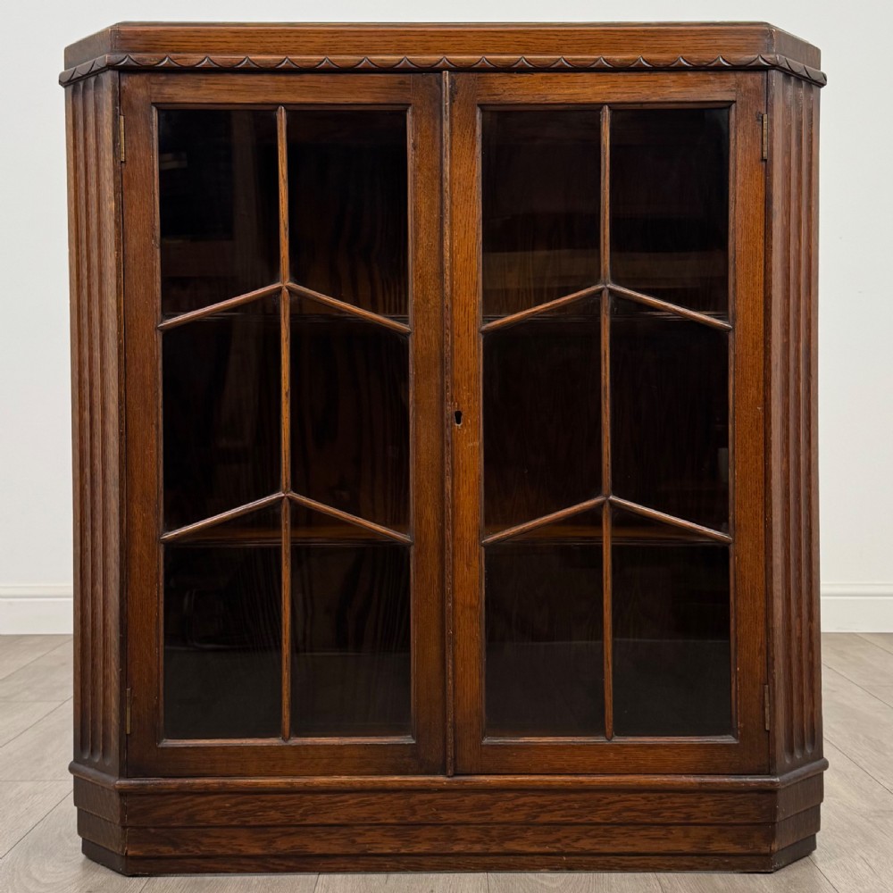 Antique 20th Century Display Cabinet In Oak  View II