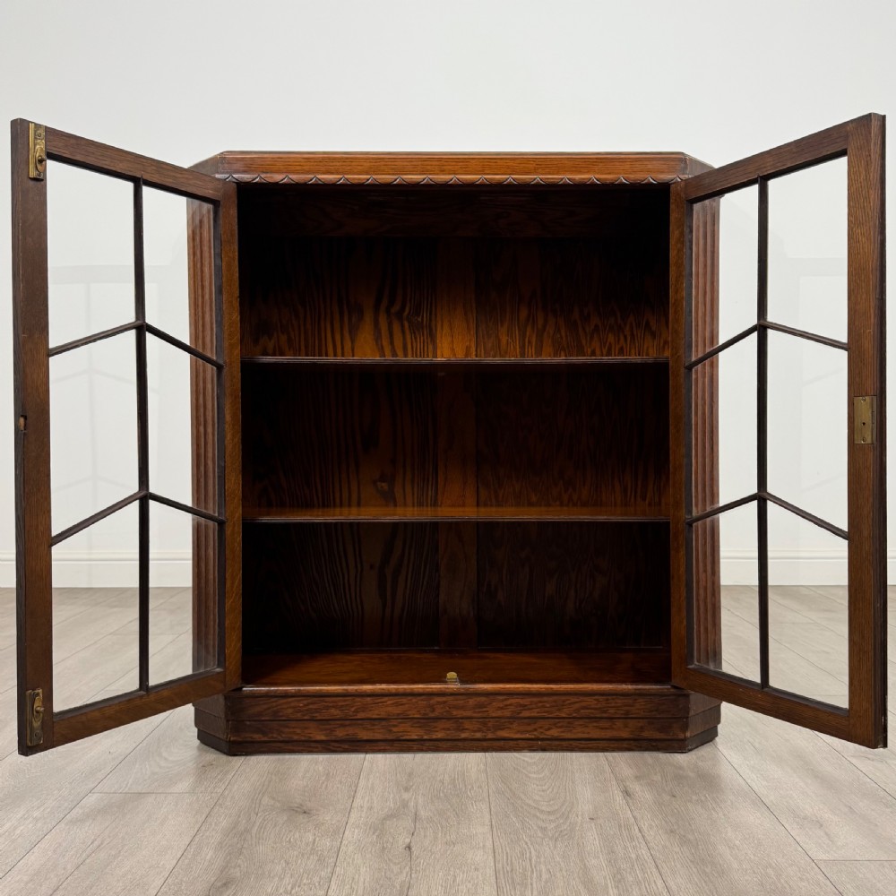Antique 20th Century Display Cabinet In Oak  View III