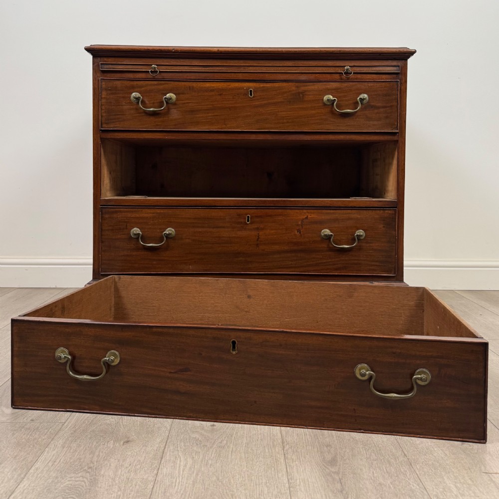 Antique 18th Century Fine Quality Mahogany Chest Of Drawers View XII