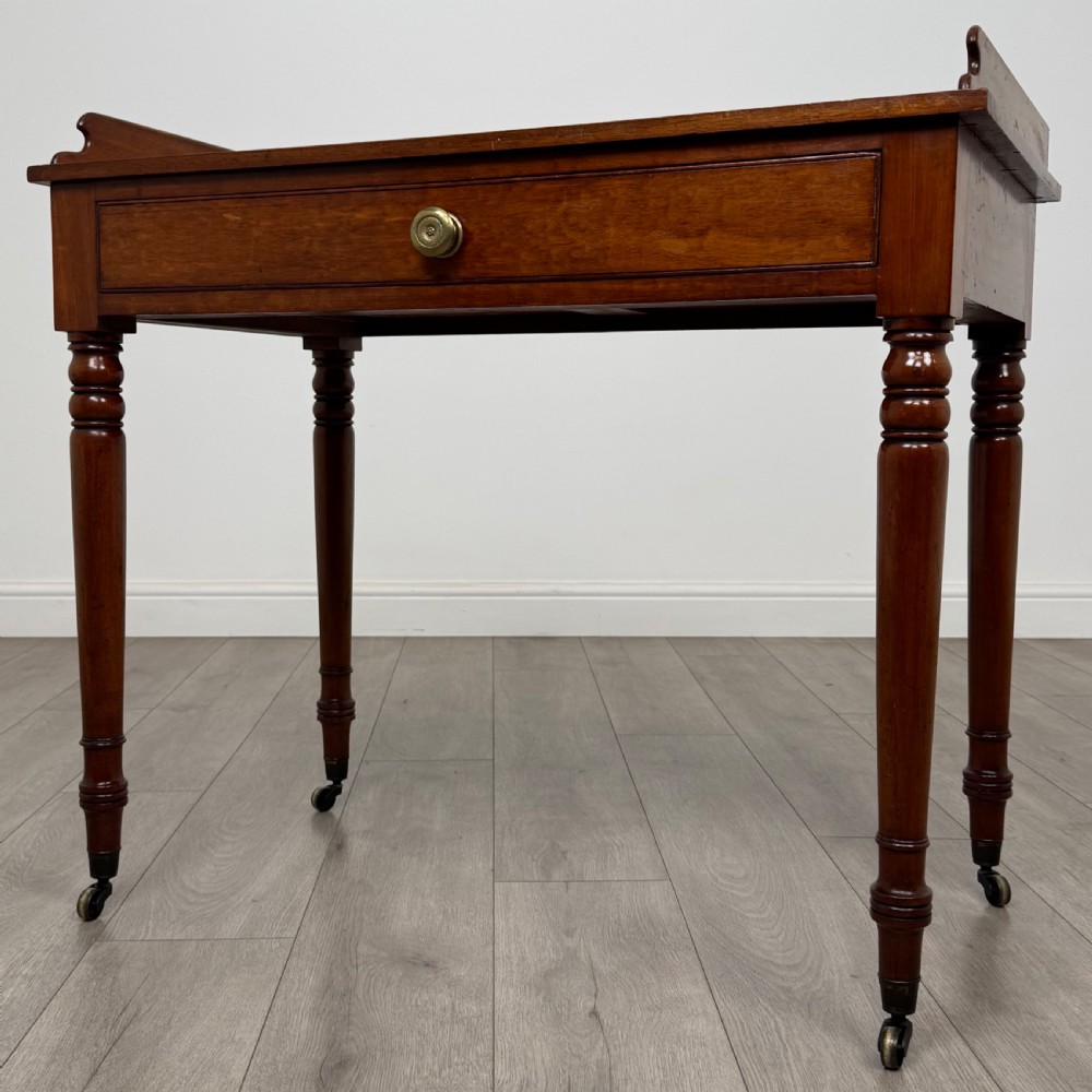 Antique 18th Century Good Quality Writing Table In Mahogany  View II