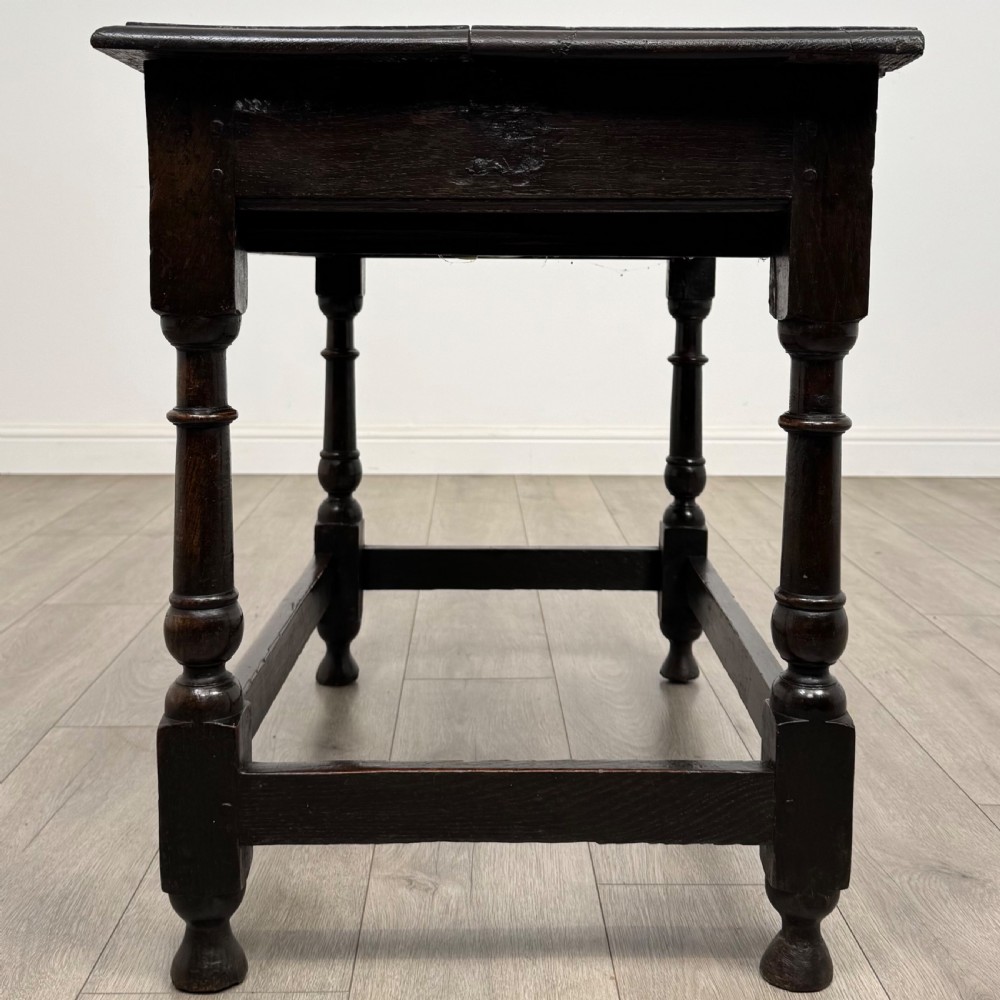 Antique 18th Century Good Quality Side Table In Oak View III
