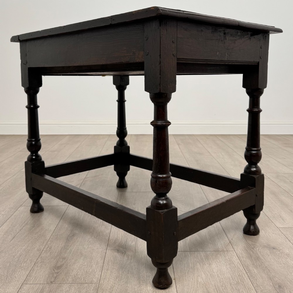 Antique 18th Century Good Quality Side Table In Oak View VI