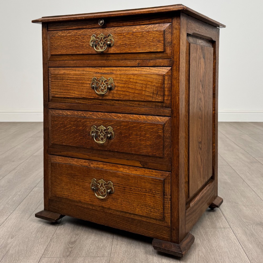 Antique 20th Century Good Quality Small Oak Chest Of Drawers  View II
