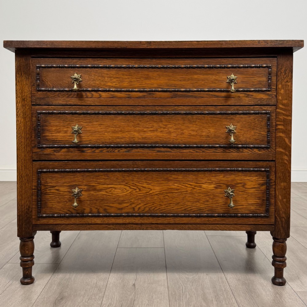  Antique 20th Century Jacobean Style Chest Of Drawers In Oak 