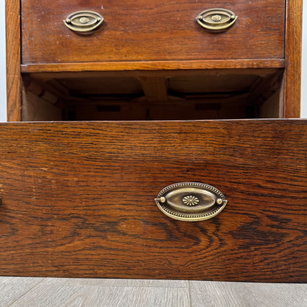 Antique 19th Century Small Chest Of Drawers In Oak View XII