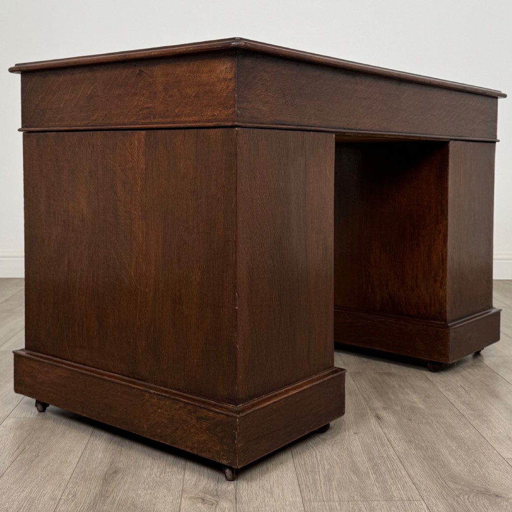Antique 19th Century Fine Quality Pedestal Desk In Oak  View IV