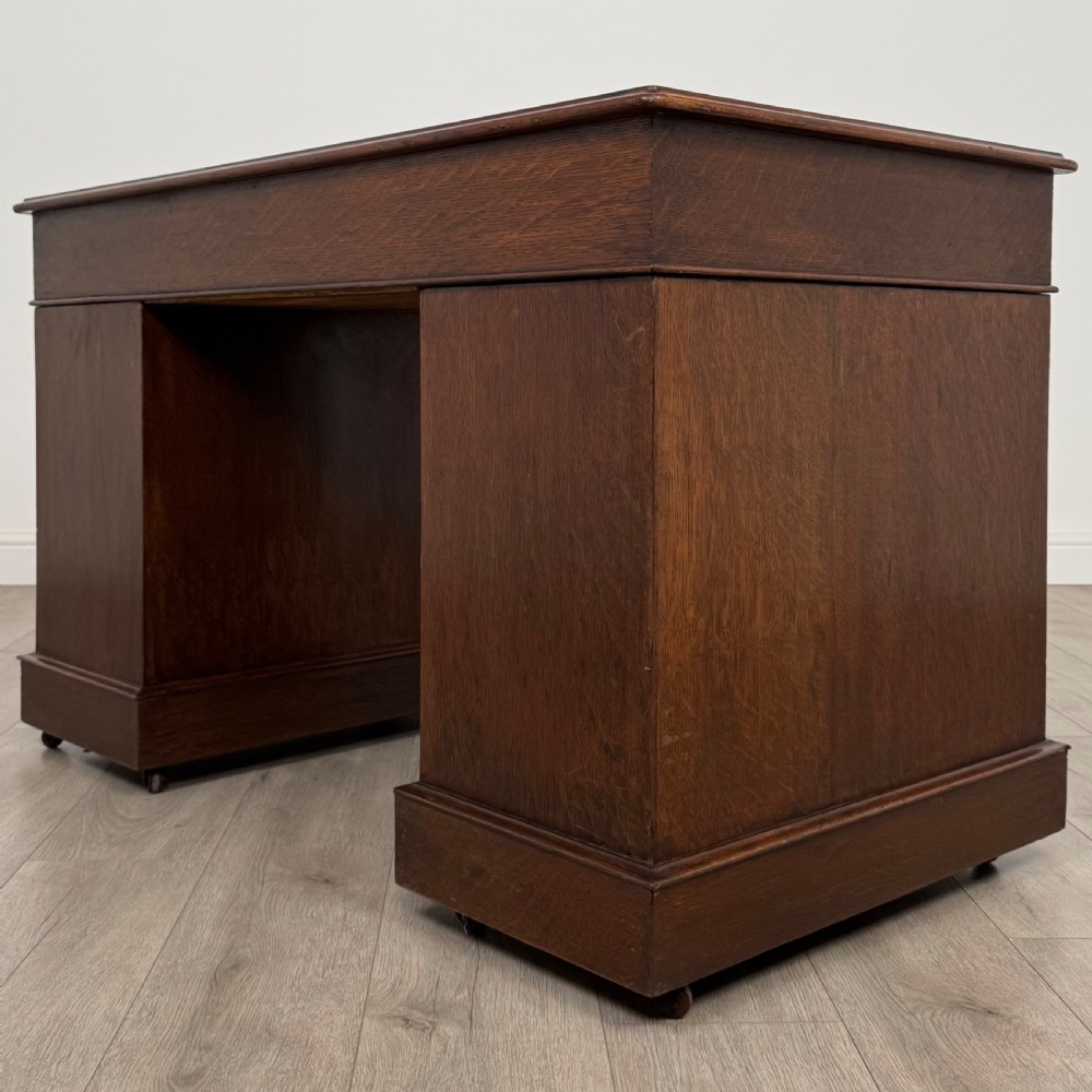 Antique 19th Century Fine Quality Pedestal Desk In Oak  View VI