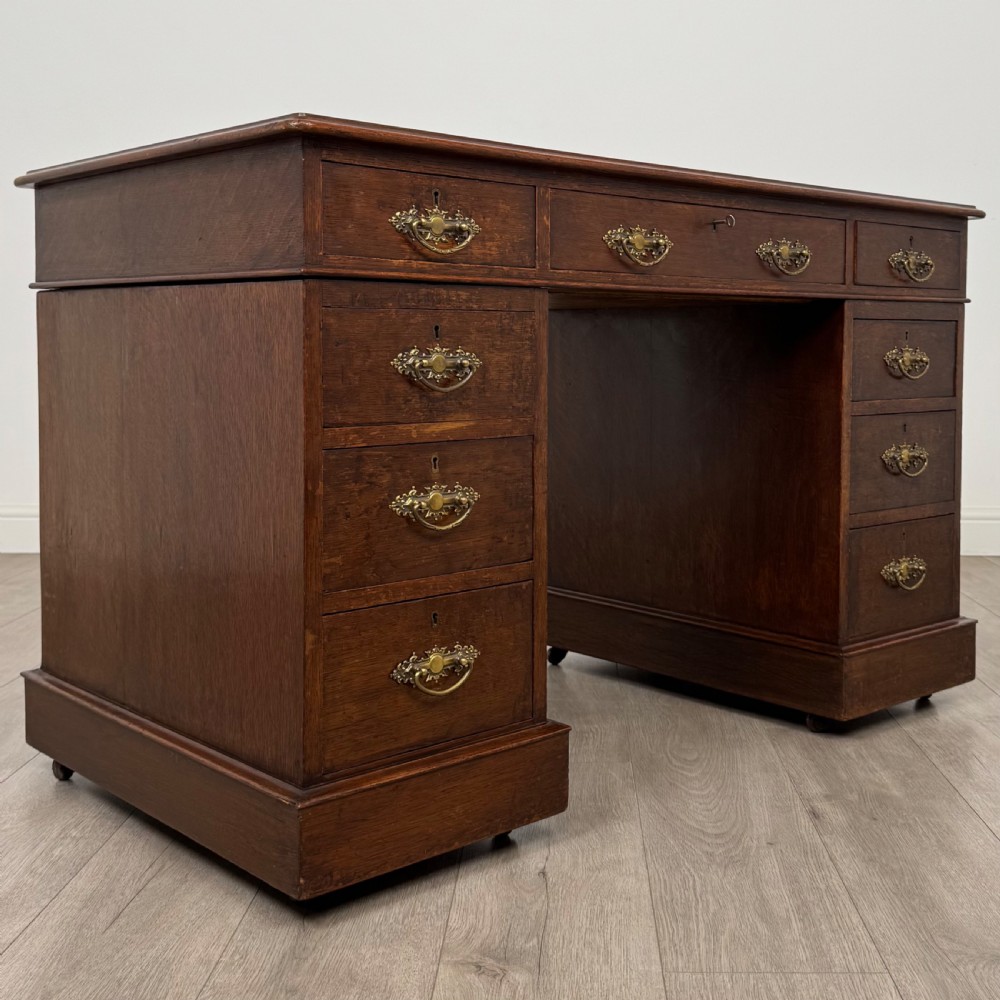 Antique 19th Century Fine Quality Pedestal Desk In Oak  View VIII