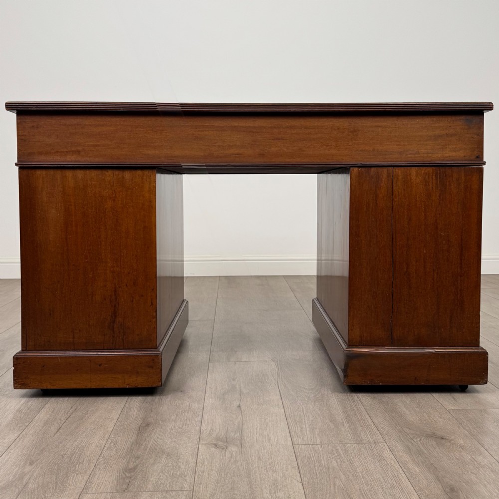  Antique 20th Century Good Quality Pedestal Desk In Mahogany View V