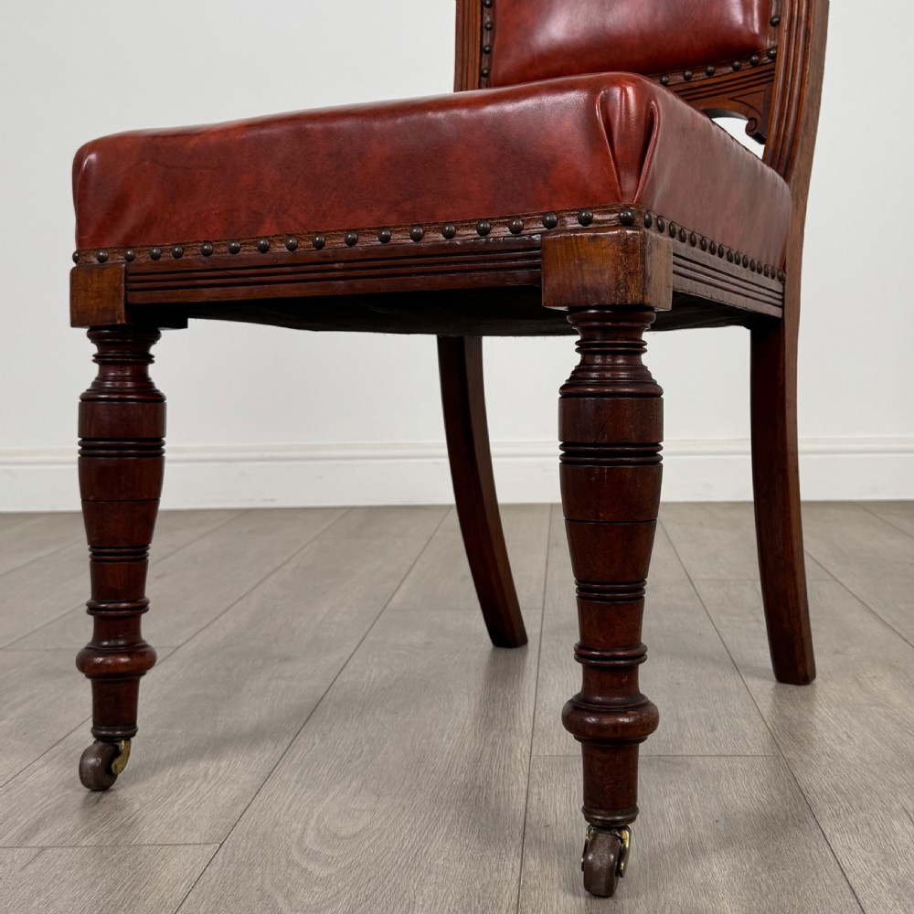 Antique 19th Century Set Of 6 Dining Chairs In Walnut  View V