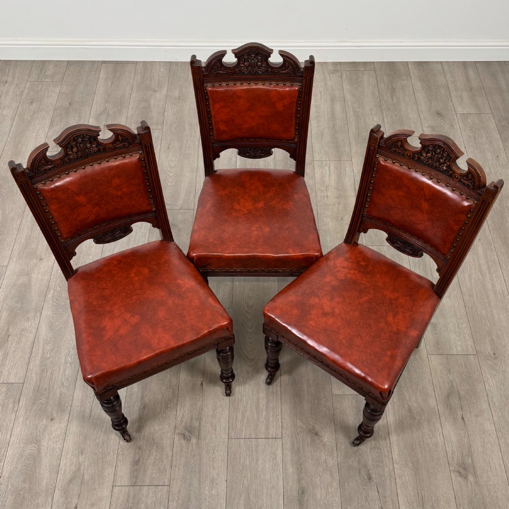 Antique 19th Century Set Of 6 Dining Chairs In Walnut  View X