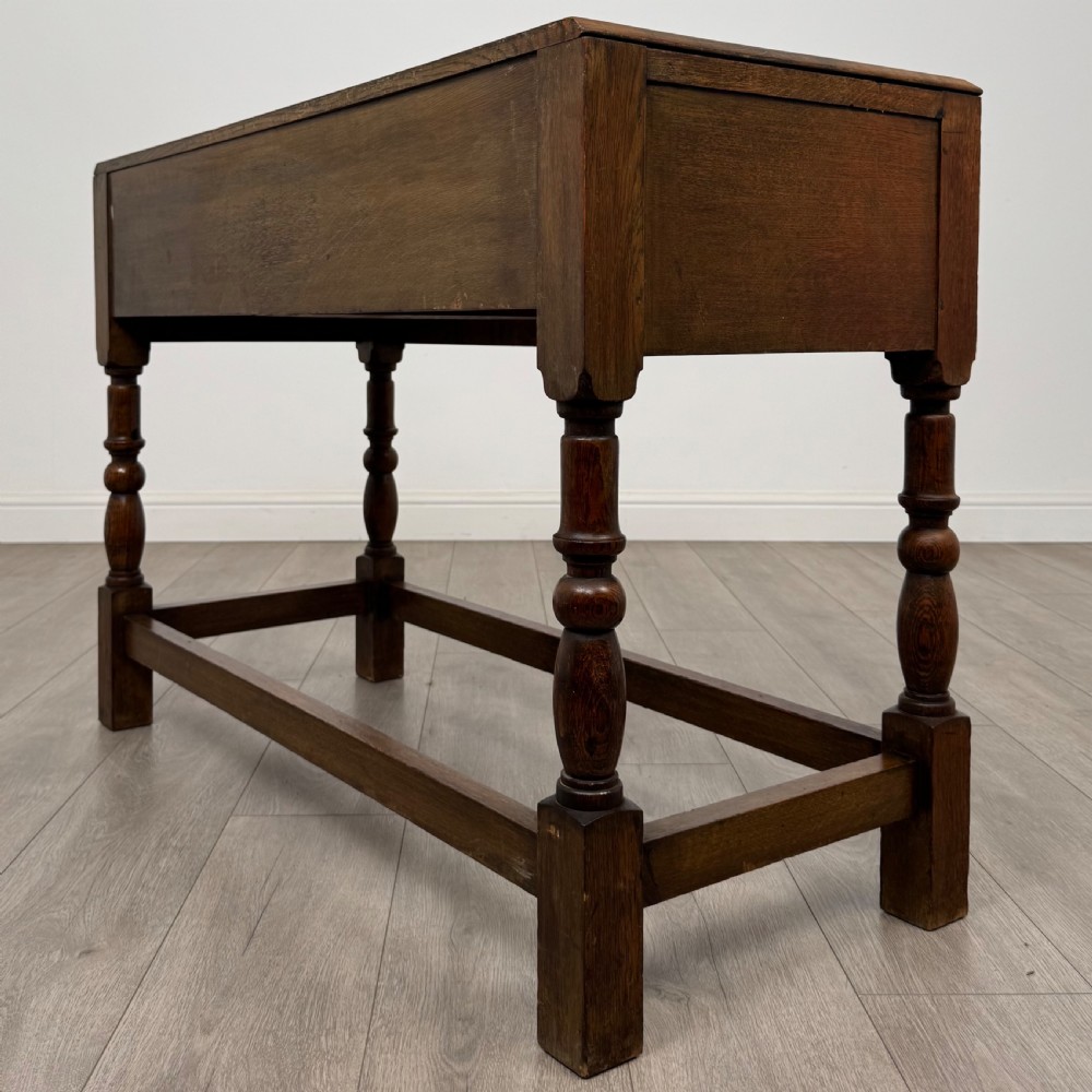Antique 20th Century Good Quality Side Table In Oak View VI