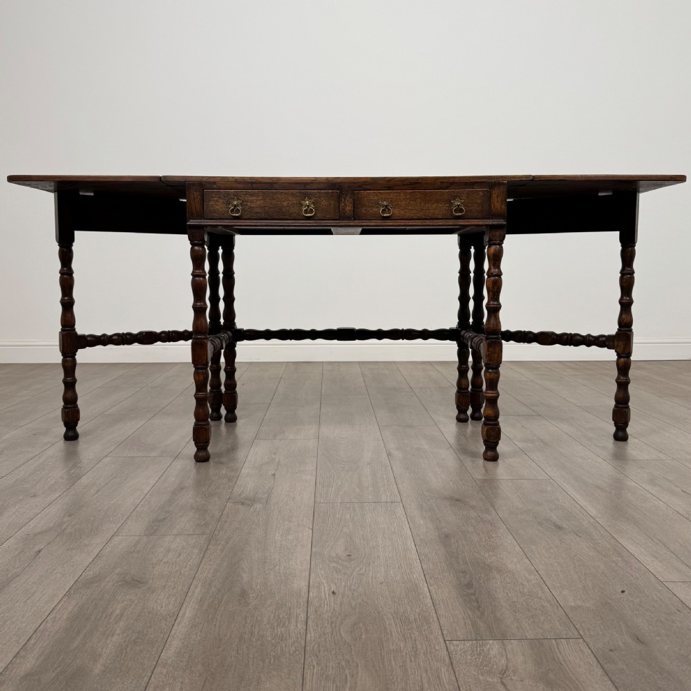 Antique 20th Century Unique Drop Leaf Side Table In Oak  View II