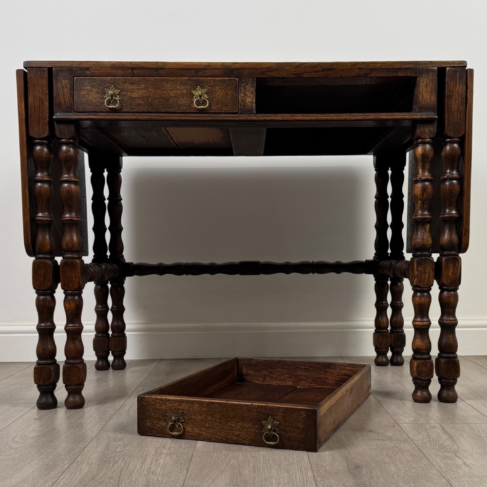 Antique 20th Century Unique Drop Leaf Side Table In Oak  View XI