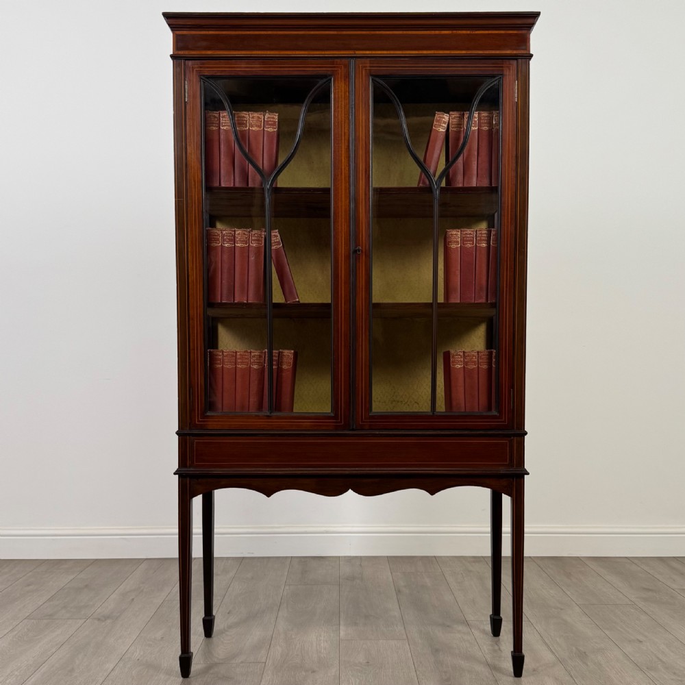 Antique 20th Century Inlaid Display Cabinet In Mahogany 