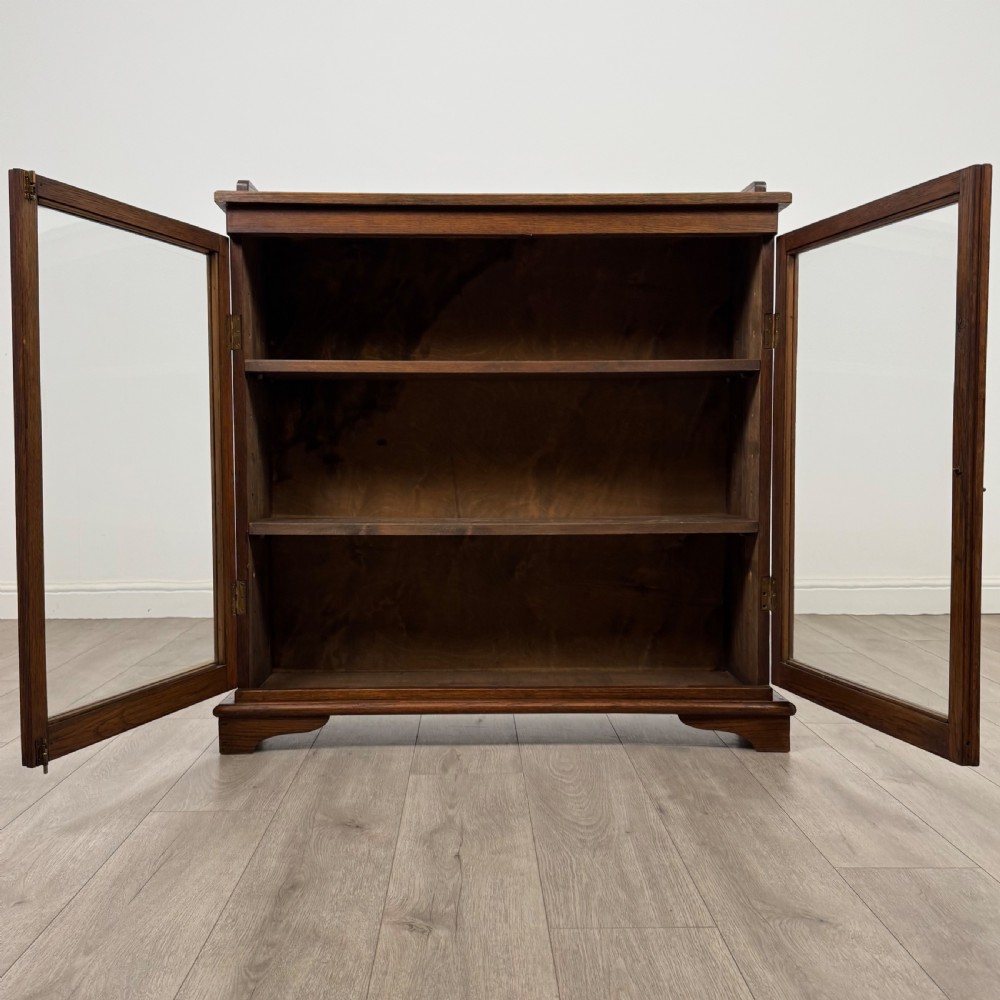 Antique 20th Century Good Quality Glazed Cabinet In Oak  View III