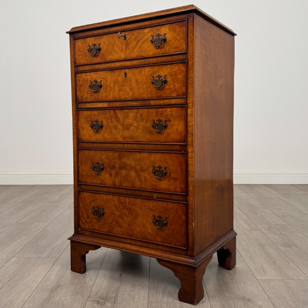Antique 20th Century Chest Of Drawers In Burr Walnut View II