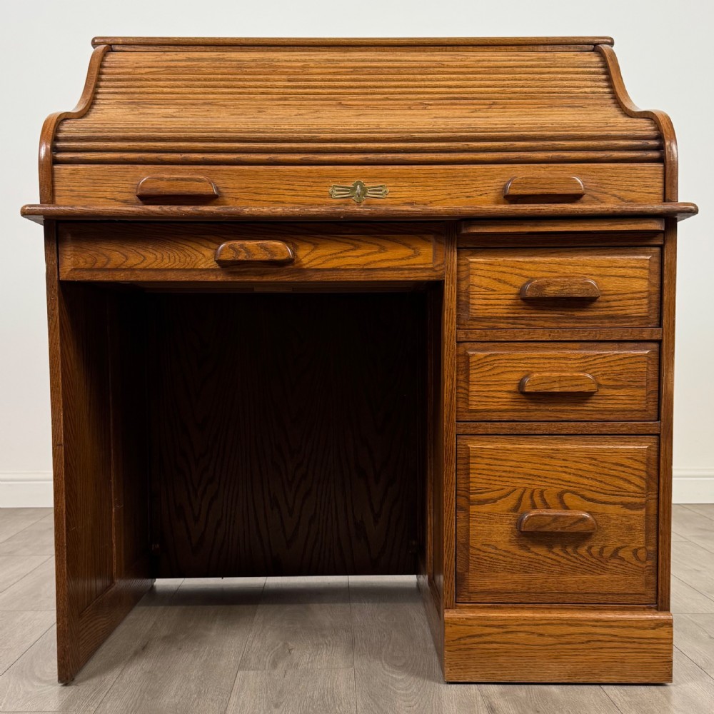 Antique 20th Century Good Quality Golden Oak Roll Top Desk 