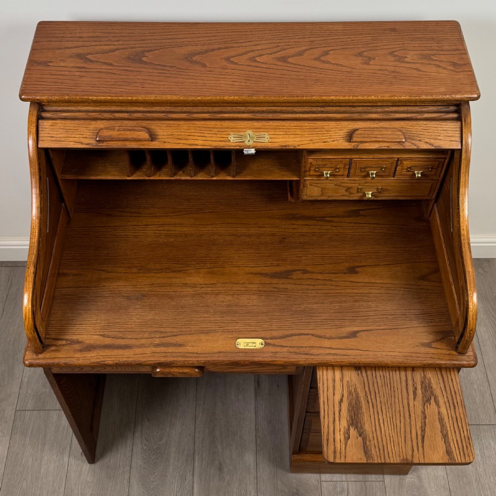 Antique 20th Century Good Quality Golden Oak Roll Top Desk  View XI