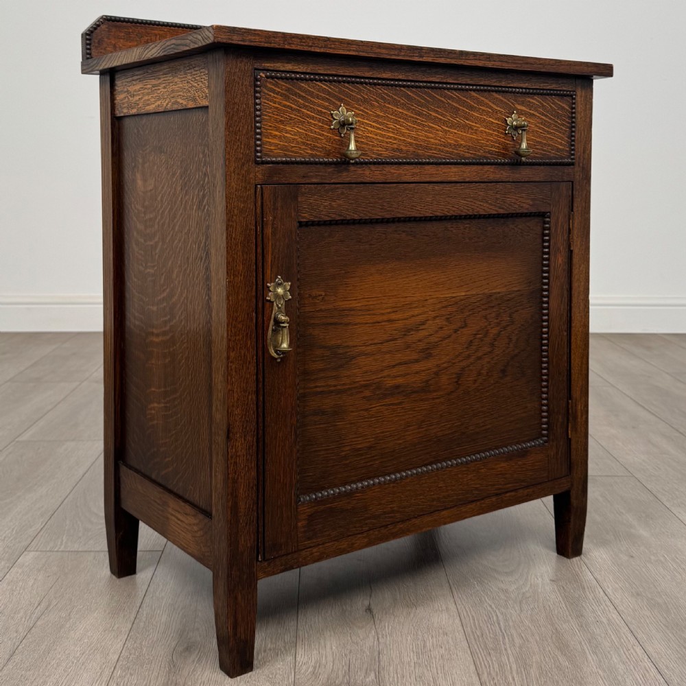 Antique 20th Century Good Quality Small Oak Cupboard  View IX