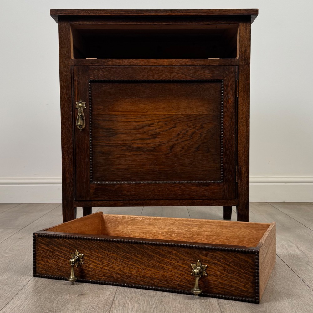 Antique 20th Century Good Quality Small Oak Cupboard  View XI