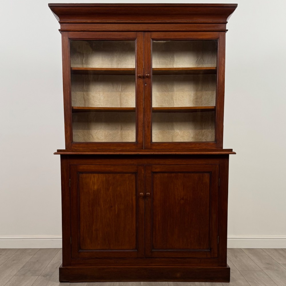 Antique 19th Century Fine Quality Glazed Bookcase In Oak  View II