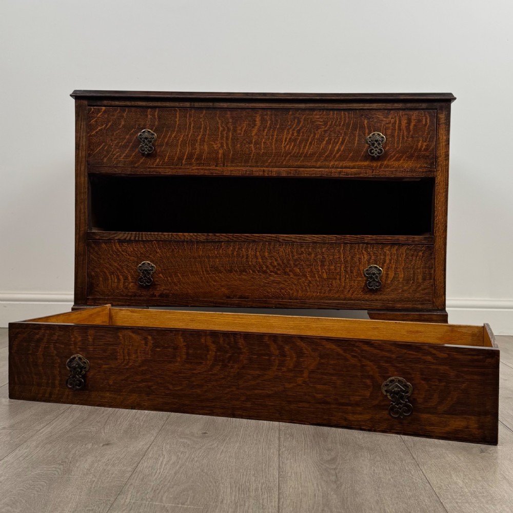 Antique 20th Century Low Chest Of Drawers In Oak View XI