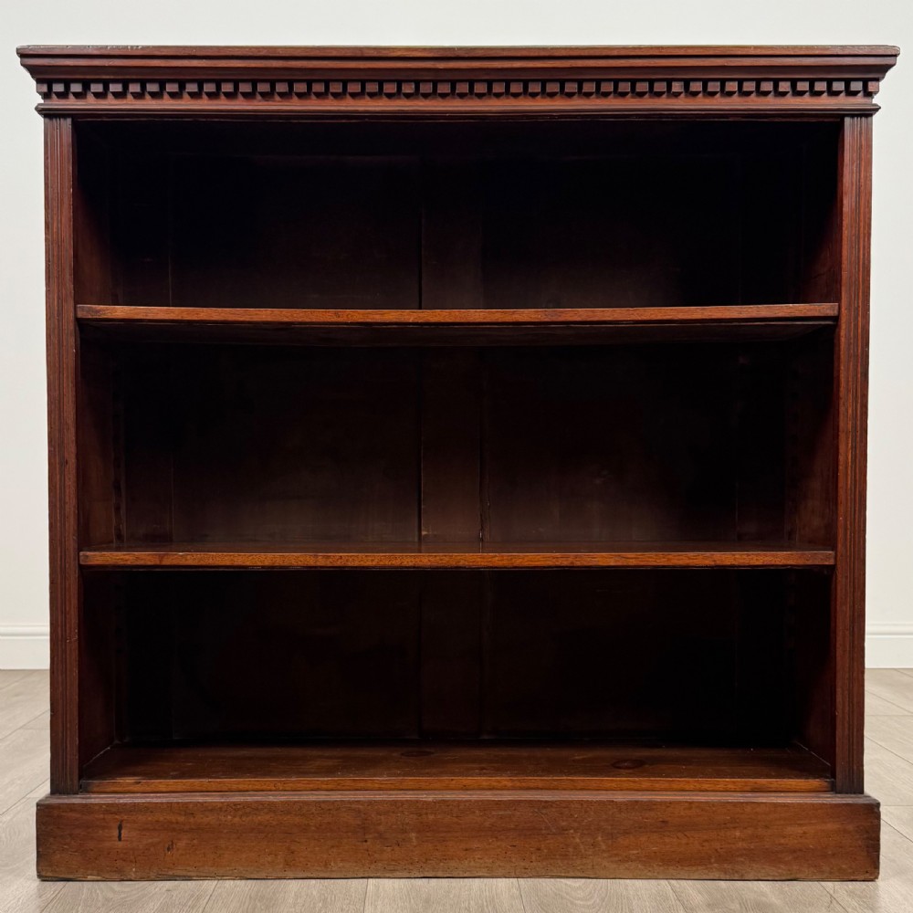  Antique 20th Century Good Quality Open Bookcase In Mahogany  View II