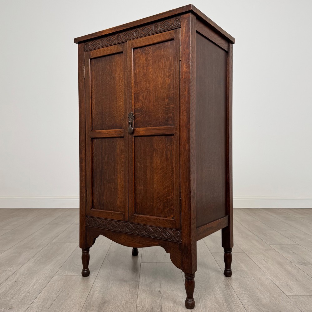  Antique 20th Century Good Quality Cupboard In Oak  View III