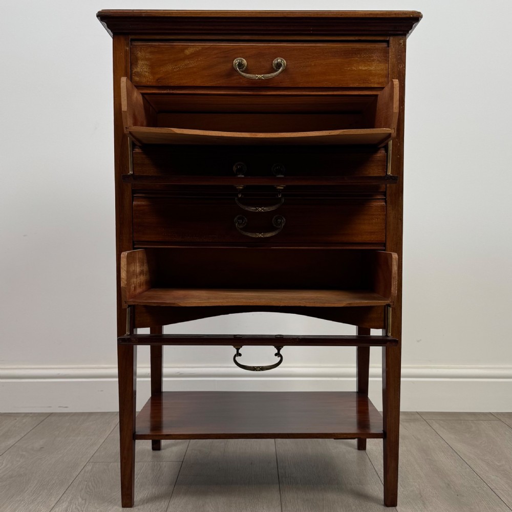 Antique 20th Century Good Quality Cabinet In Mahogany View XII