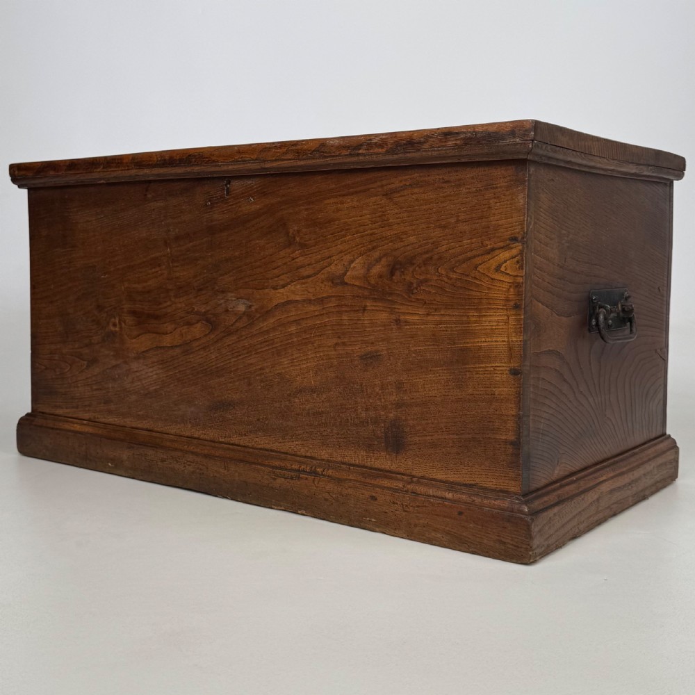 Antique 19th Century Fine Quality Blanket Box In Oak  View II