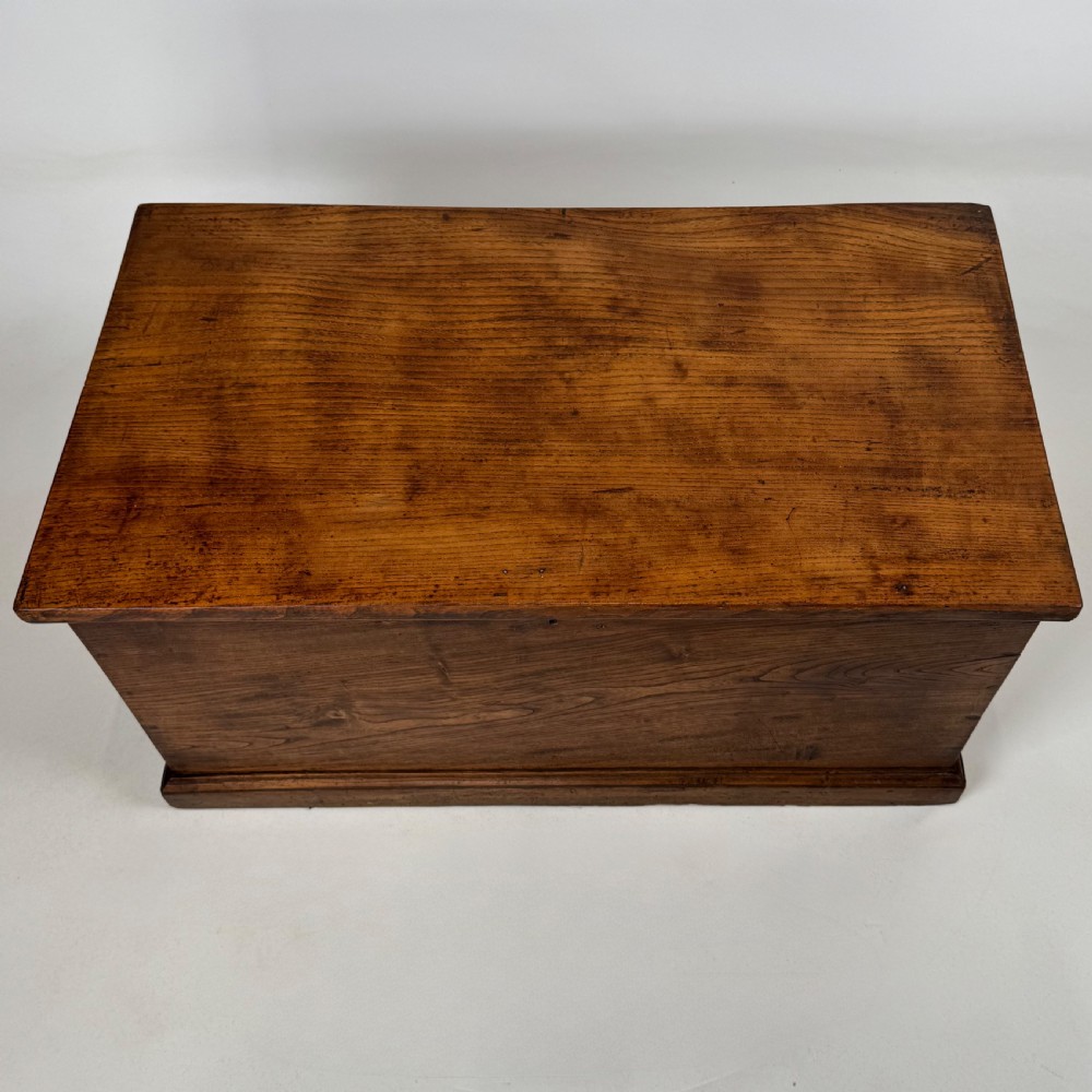 Antique 19th Century Fine Quality Blanket Box In Oak  View IX