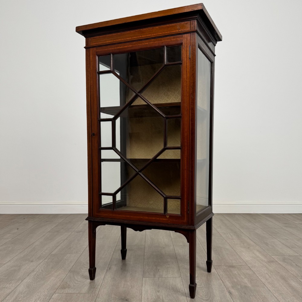 Antique 20th Century Good Quality Display Cabinet In Mahogany  View IV
