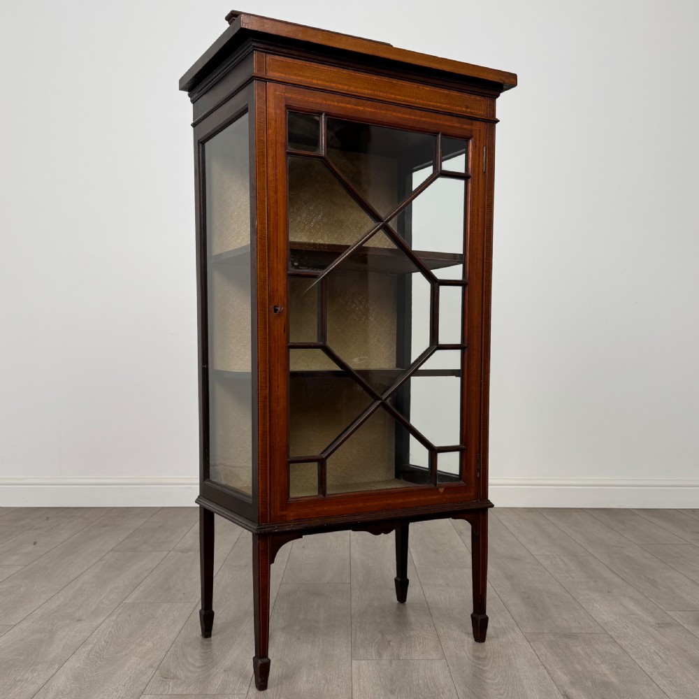 Antique 20th Century Good Quality Display Cabinet In Mahogany  View VII