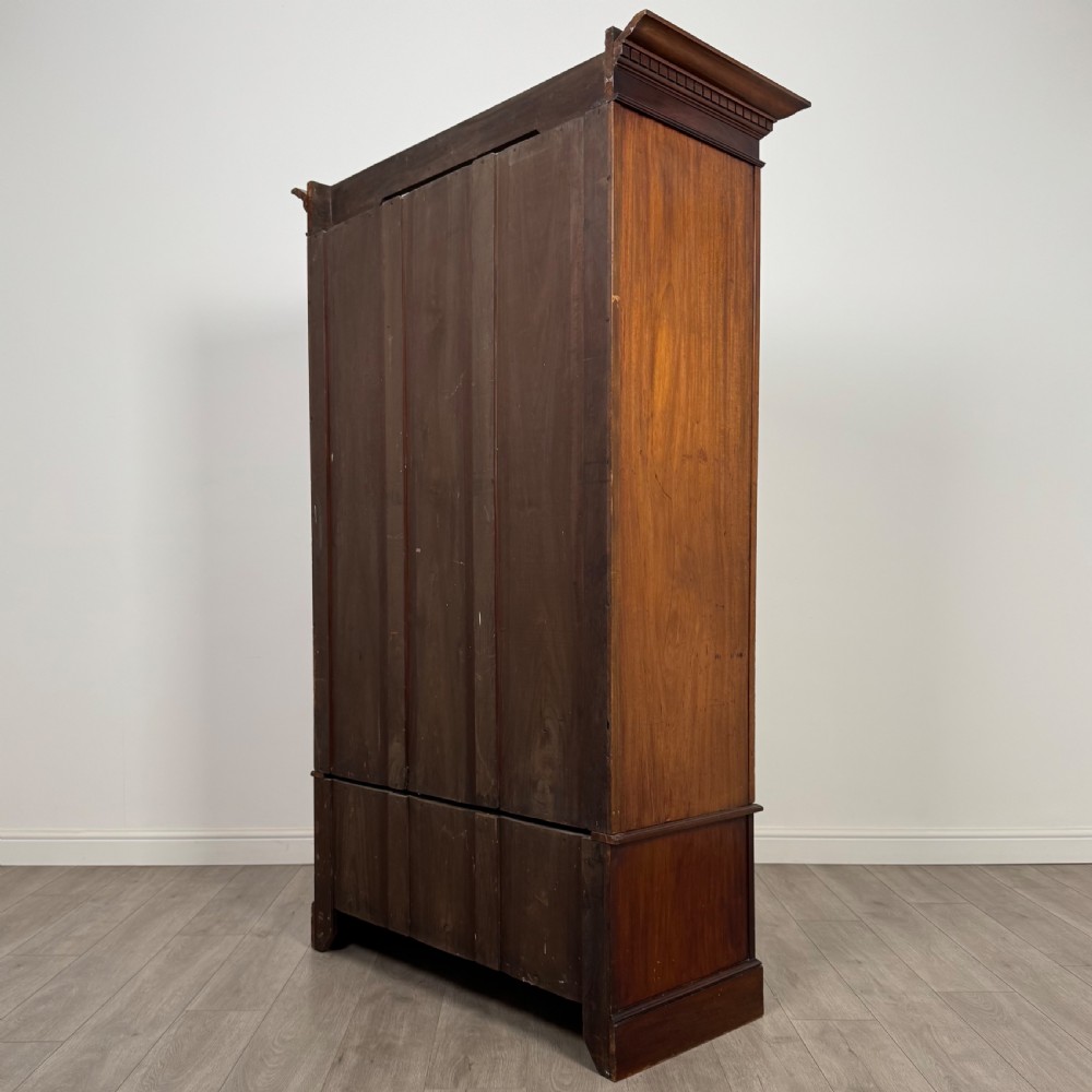 Antique 20th Century Fine Quality Wardrobe In Mahogany  View VII