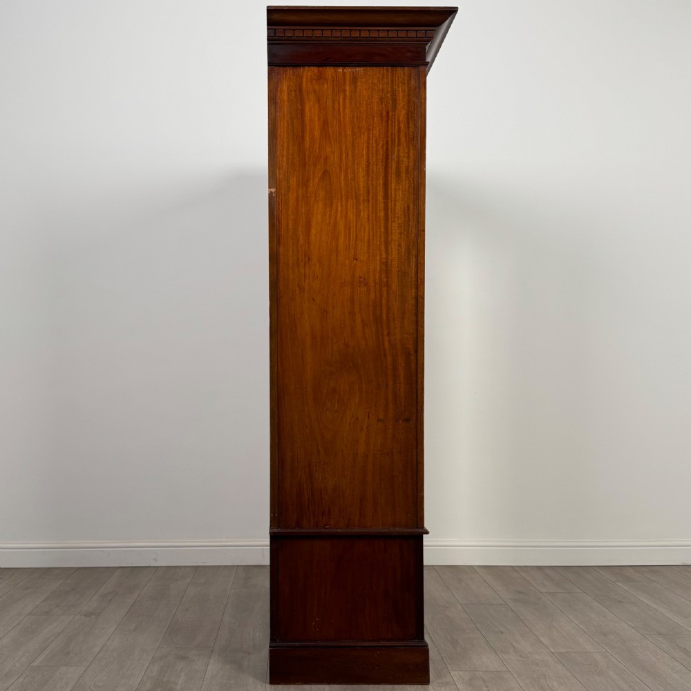 Antique 20th Century Fine Quality Wardrobe In Mahogany  View VIII
