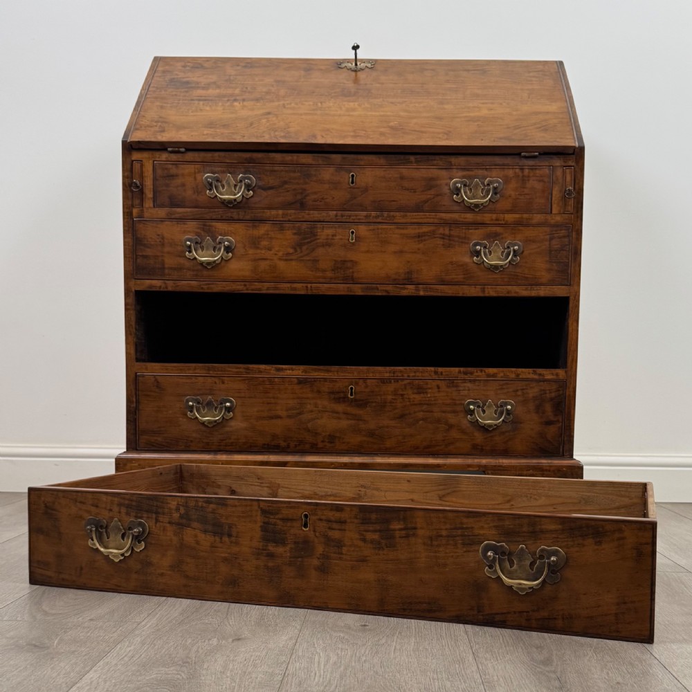 Antique 18th Century Fine Quality Bureau In Fruitwood View XIII