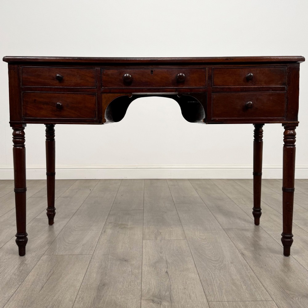 Antique 19th Century Fine Quality Writing Table In Mahogany 