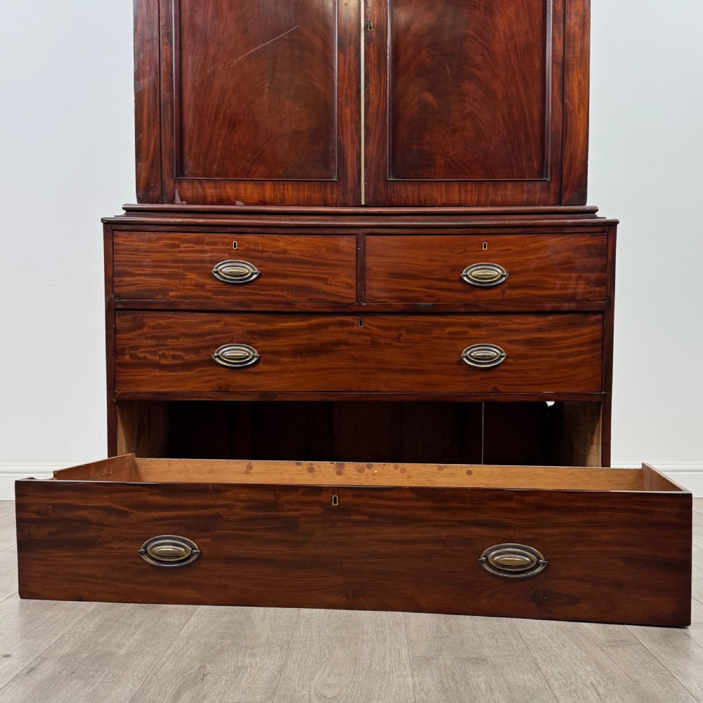 Antique 18th Century Linen Press Cupboard In Mahogany  View XI