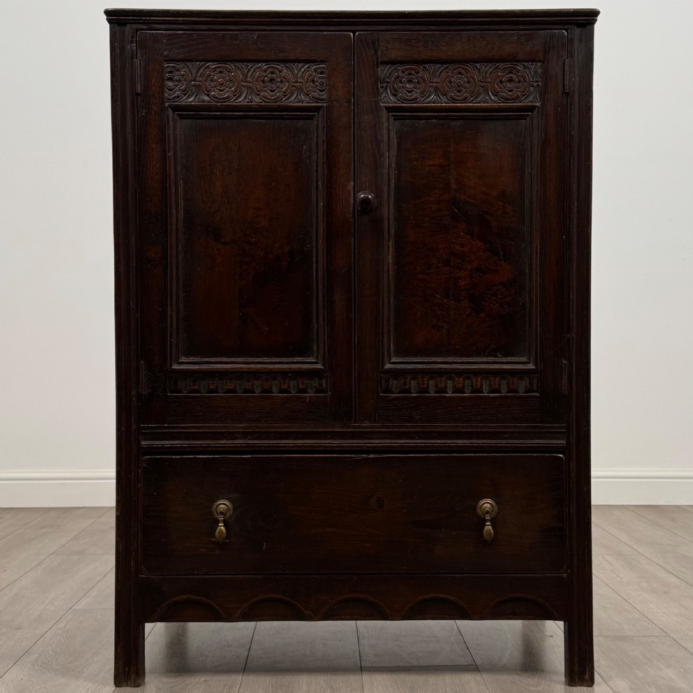 Antique 20th Century Good Quality Carved Oak Cupboard