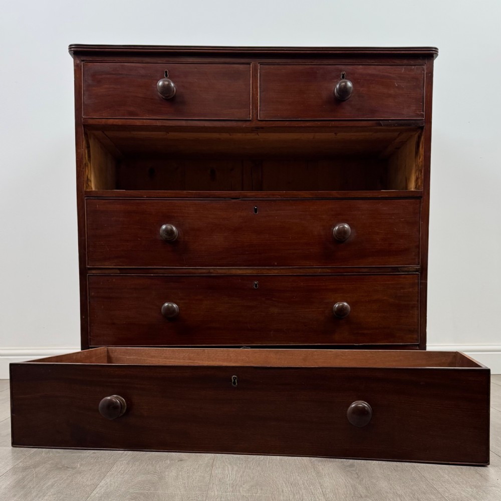 Antique 18th Century Good Quality Mahogany Chest Of Drawers View X