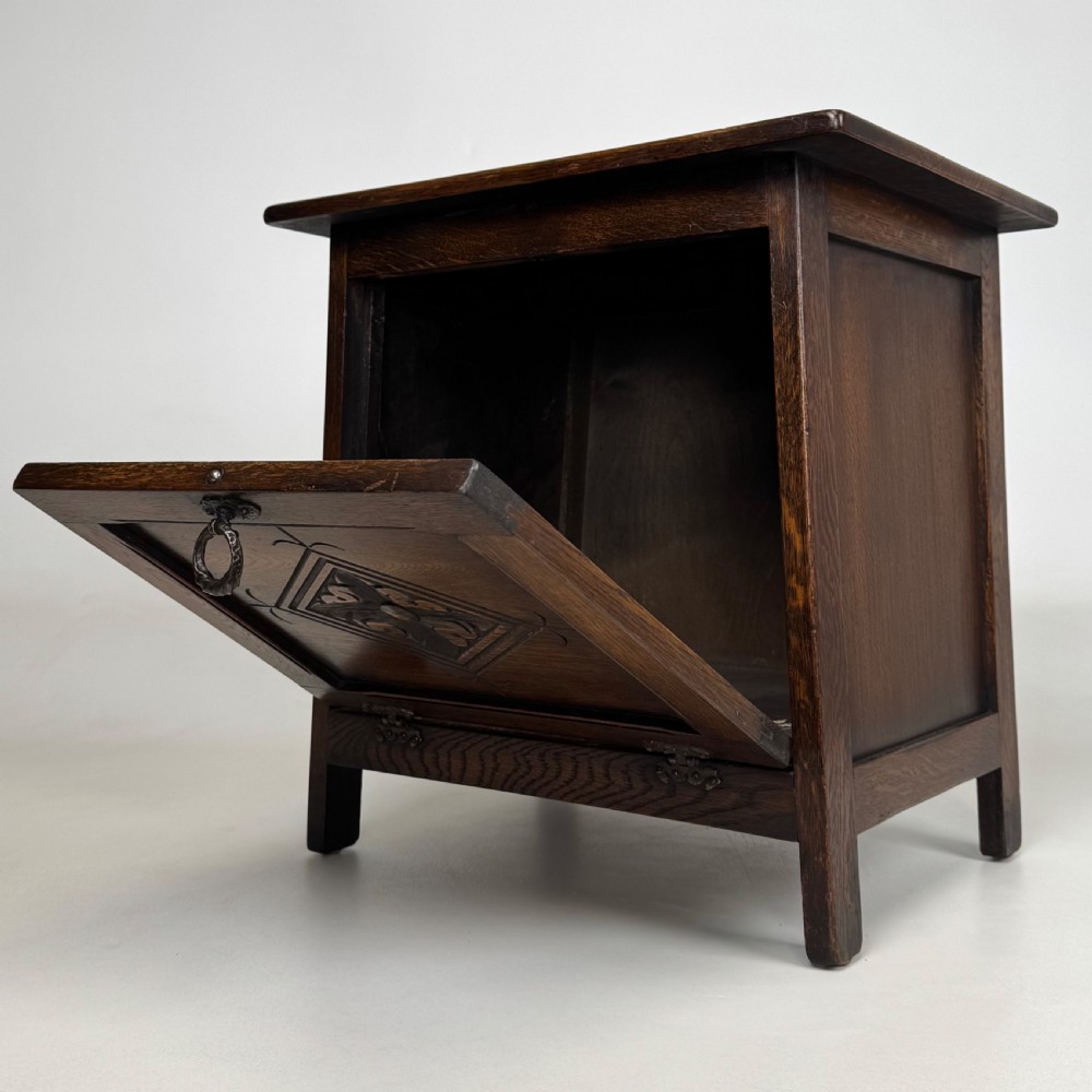 Antique 20th Century Good Quality Small Oak Cabinet  View IV