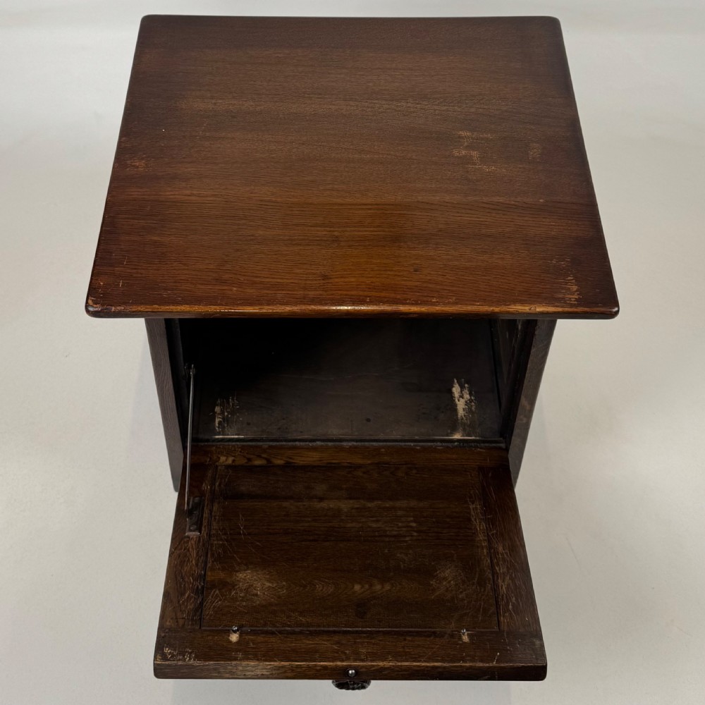 Antique 20th Century Good Quality Small Oak Cabinet  View XIII