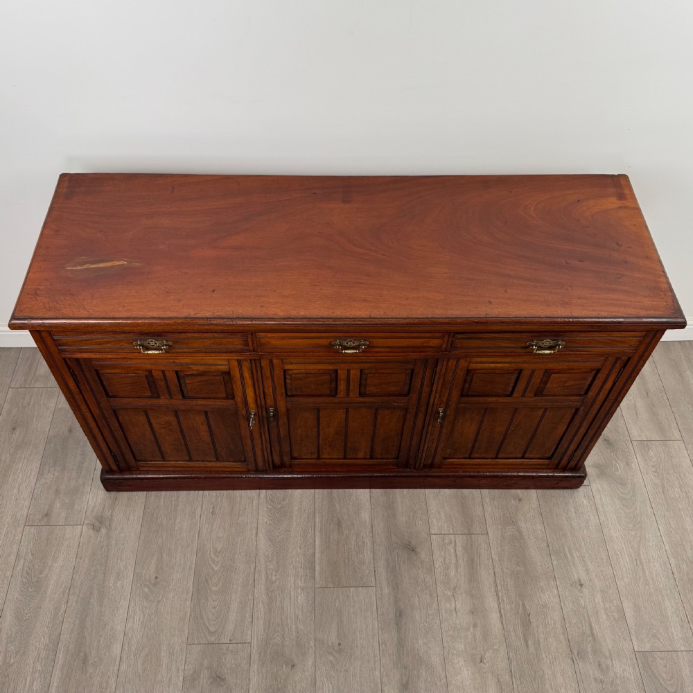  Antique 20th Century Good Quality Sideboard In Walnut  View XI